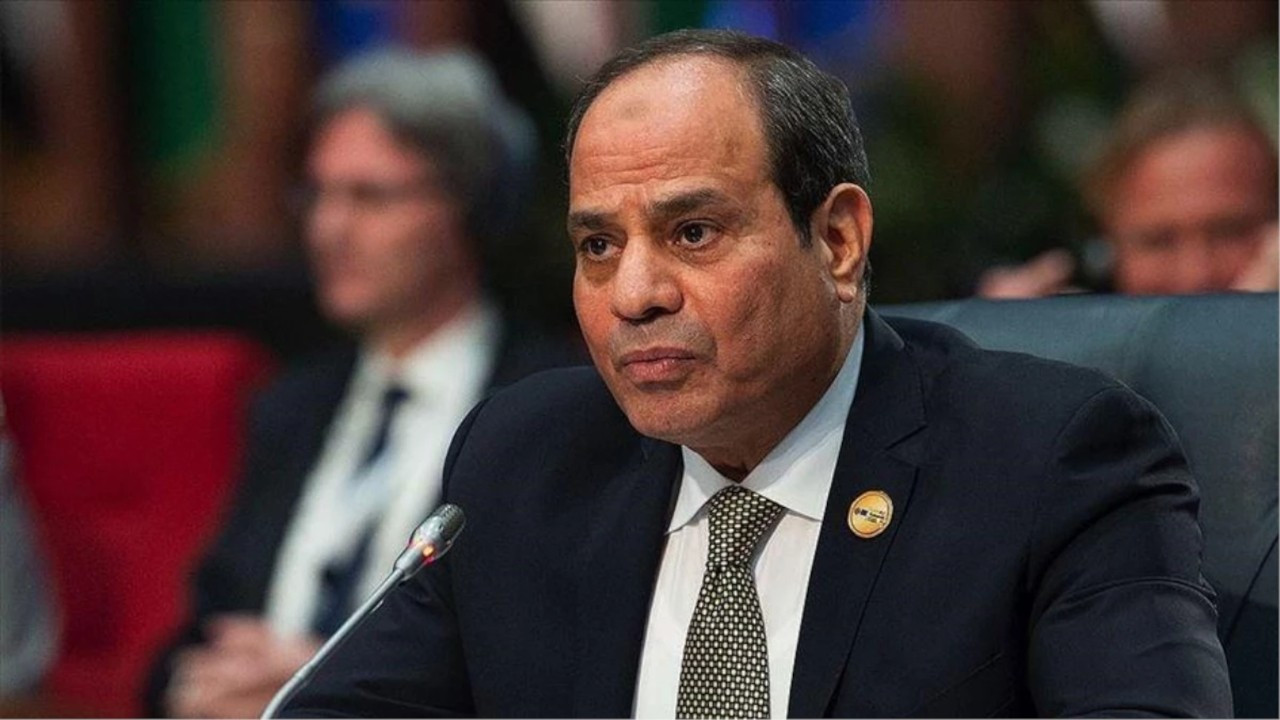 Mısır Cumhurbaşkanı Sisi yeni hükümeti kurma görevini Madbuli'ye verdi