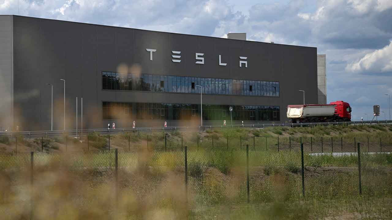 Tesla, Model Y SUV fiyatlarında 7 bin dolar indirime gitti