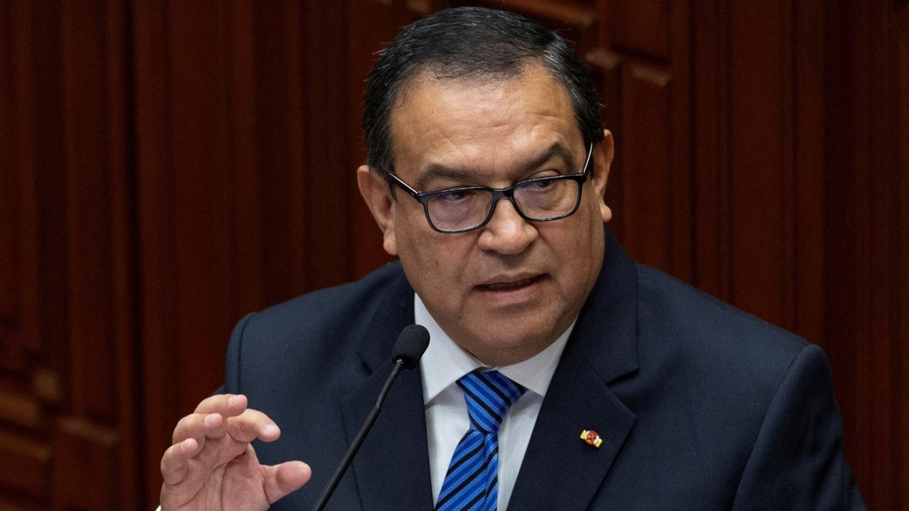 Yolsuzlukla suçlanan Peru Başbakanı Otarola istifa etti