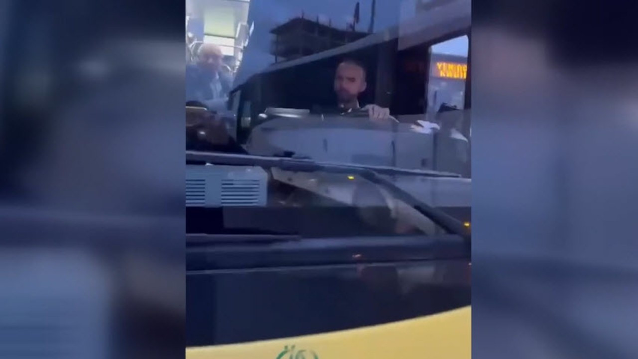 İETT şoförü, otobüsü tutanak isteyen sürücünün üzerine sürdü