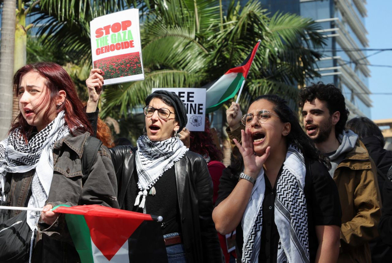 Lübnan'da kadınlar ateşkes için yürüdü: 'Gazze'siz bir feminist mücadele yok' - Sayfa 4