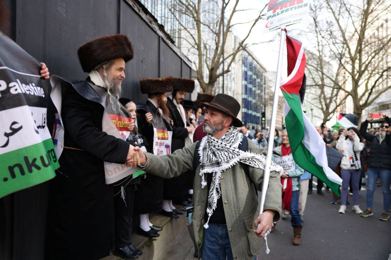 Londra'da binlerce eylemci Gazze için yürüdü - Sayfa 3