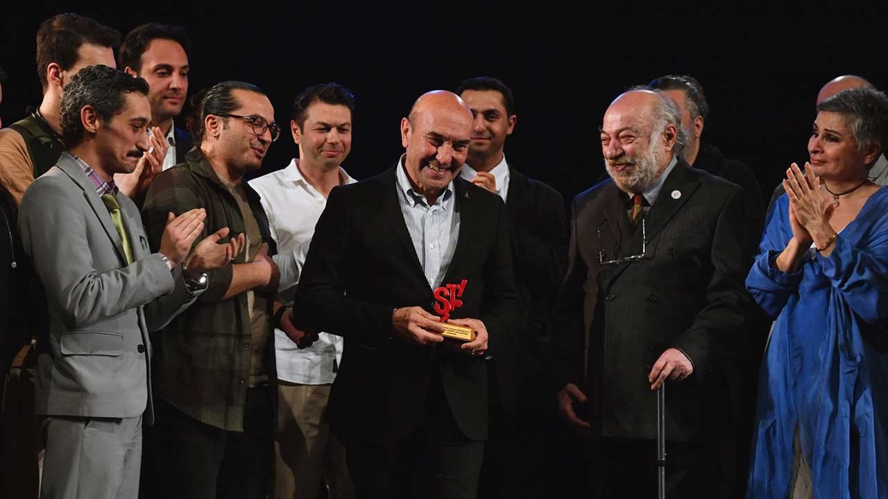İzmir Şehir Tiyatrosu Sanatçılarından Başkan Soyer’e teşekkür