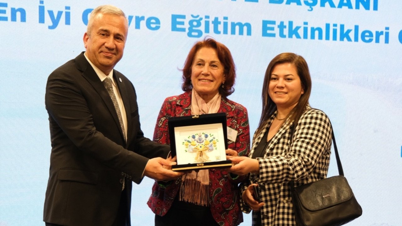 Kuşadası Belediyesi'ne ‘En İyi Çevre Eğitim Etkinlikleri’ ödülü