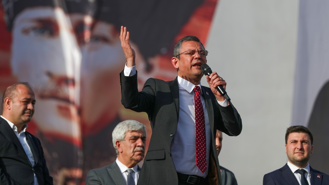 Özgür Özel'den Silivri'de MHP'li başkana: Bahçeli’siz, Erdoğan’sız kampanya yapıyor