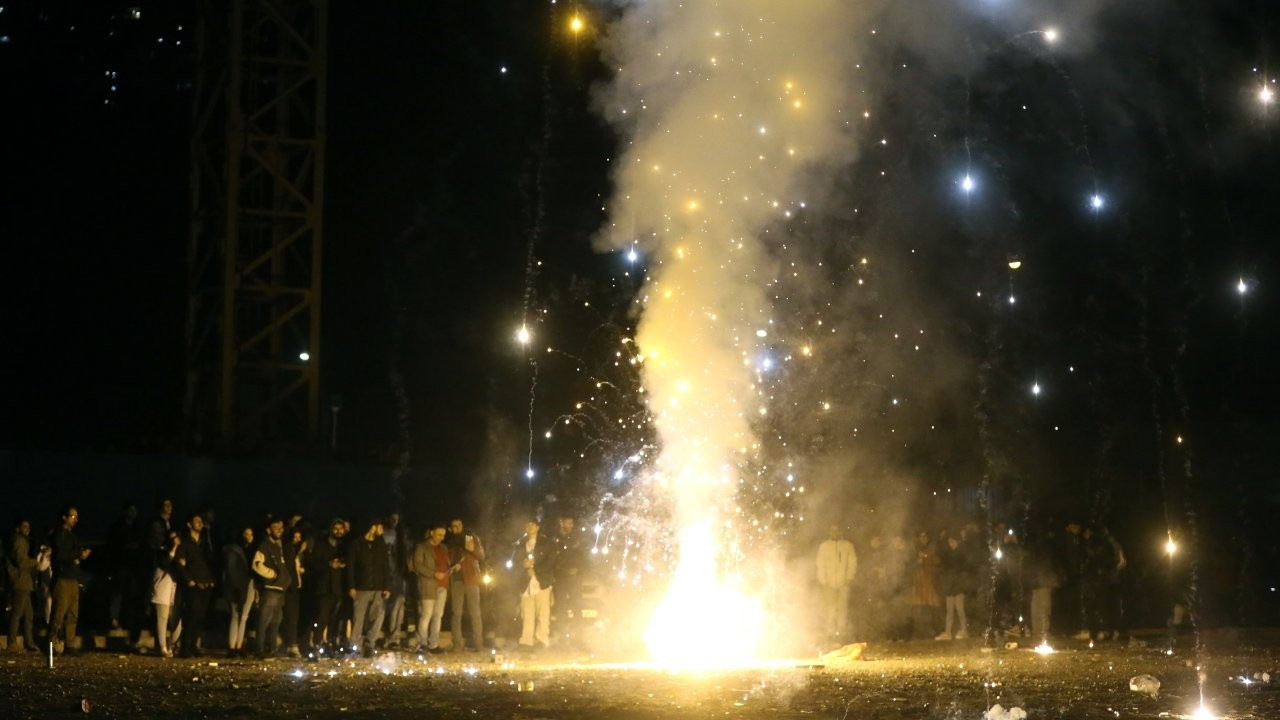 'Kızıl Çarşamba' kutlamalarında 14 ölü, 3 bin yaralı