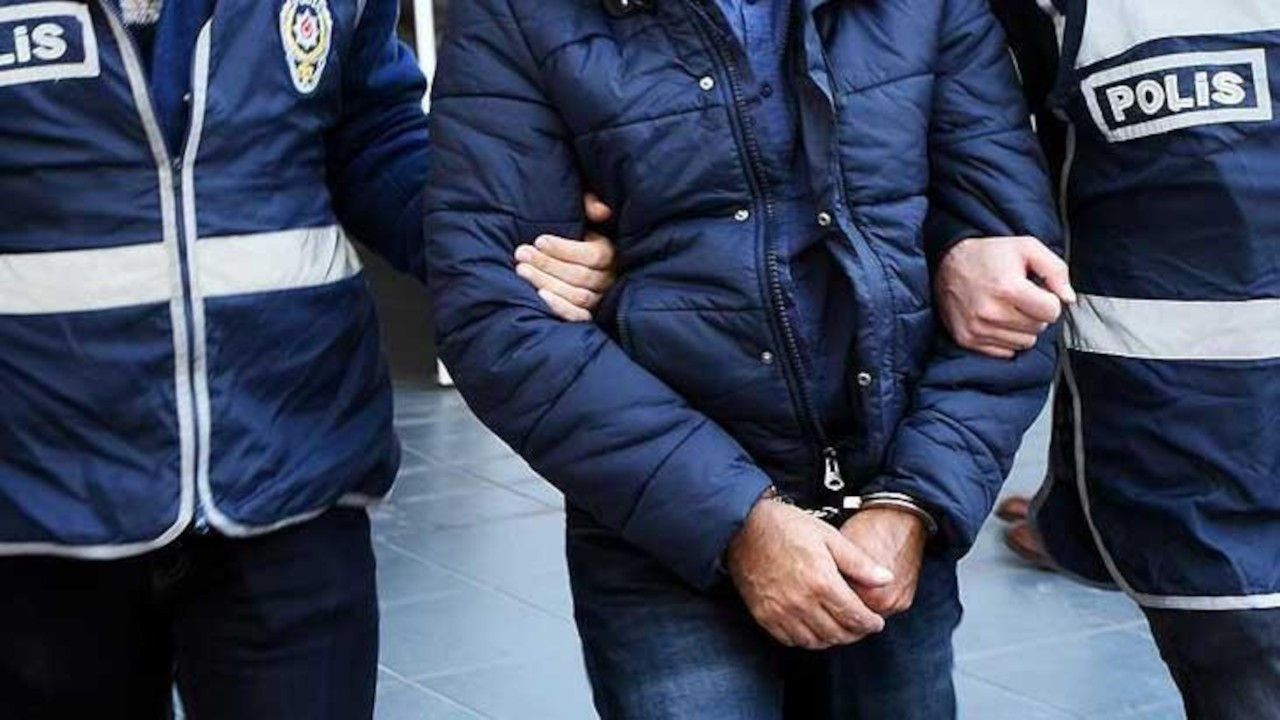 Samsun'da 6 firari hükümlü ile aranan 2 kişi yakalandı