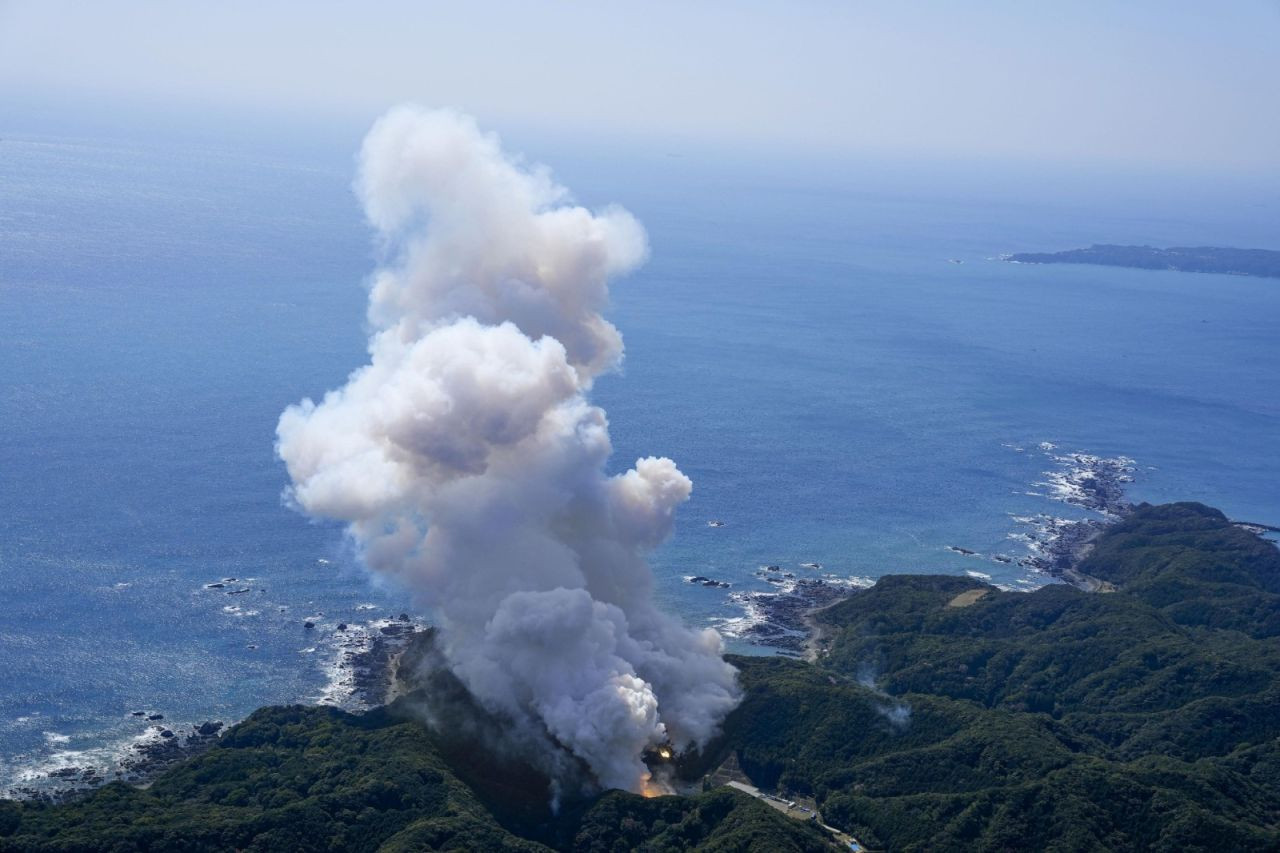 Japon şirketin fırlattığı roket saniyeler sonra 'kendi kendini imha etti' - Sayfa 3