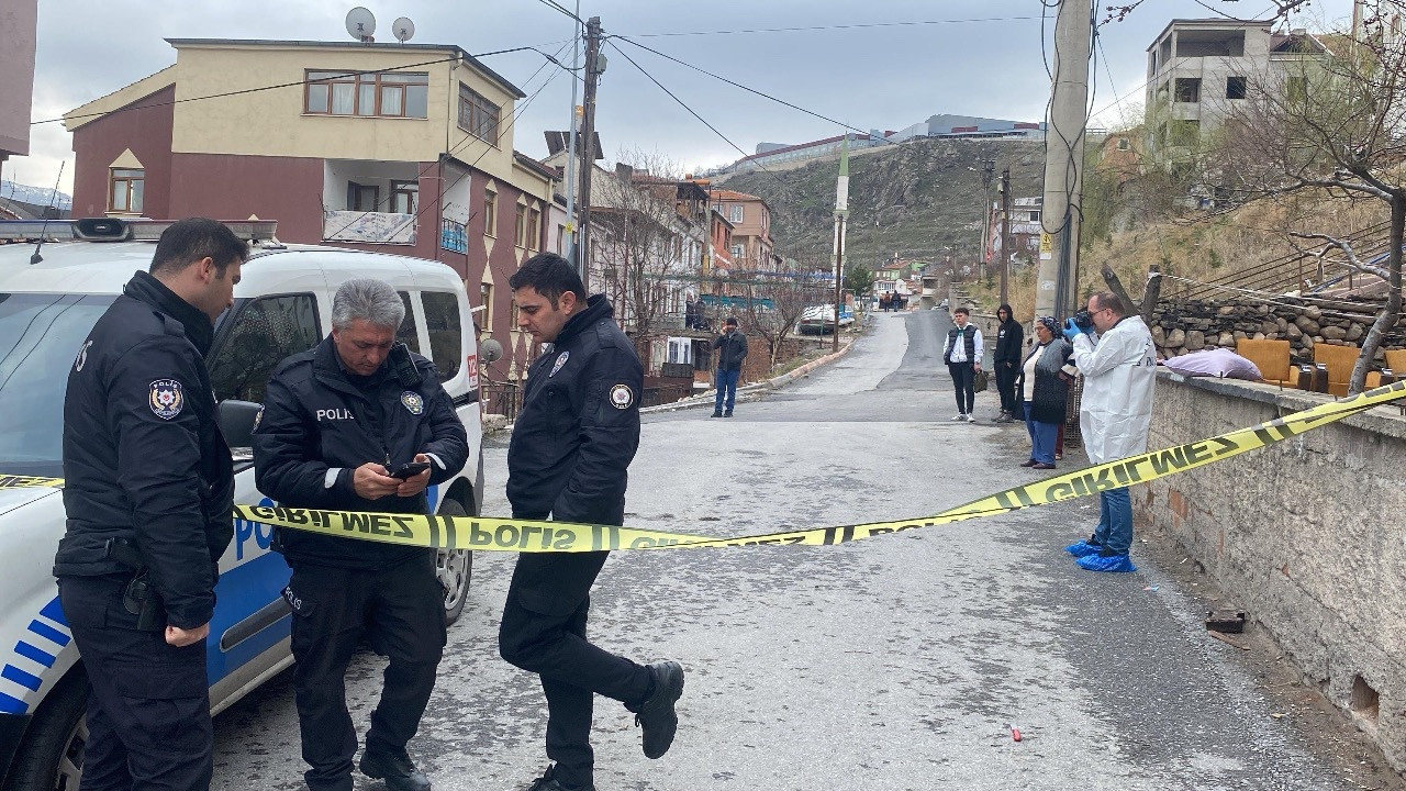 Kayseri'de bıçaklı kavga: 2 yaralı