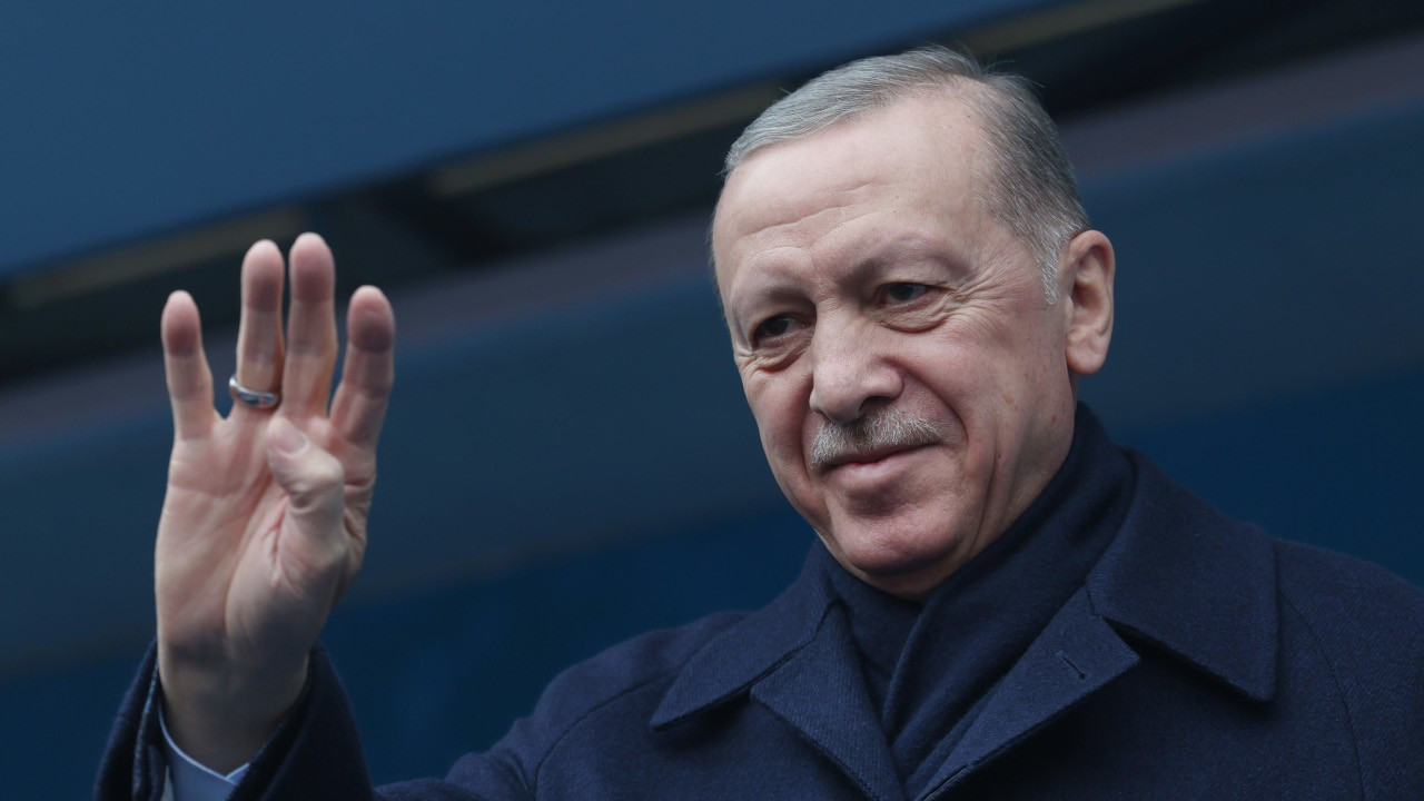 Erdoğan: Birbirlerine höykürmekten ülke meselelerini gündemlerine alamıyorlar