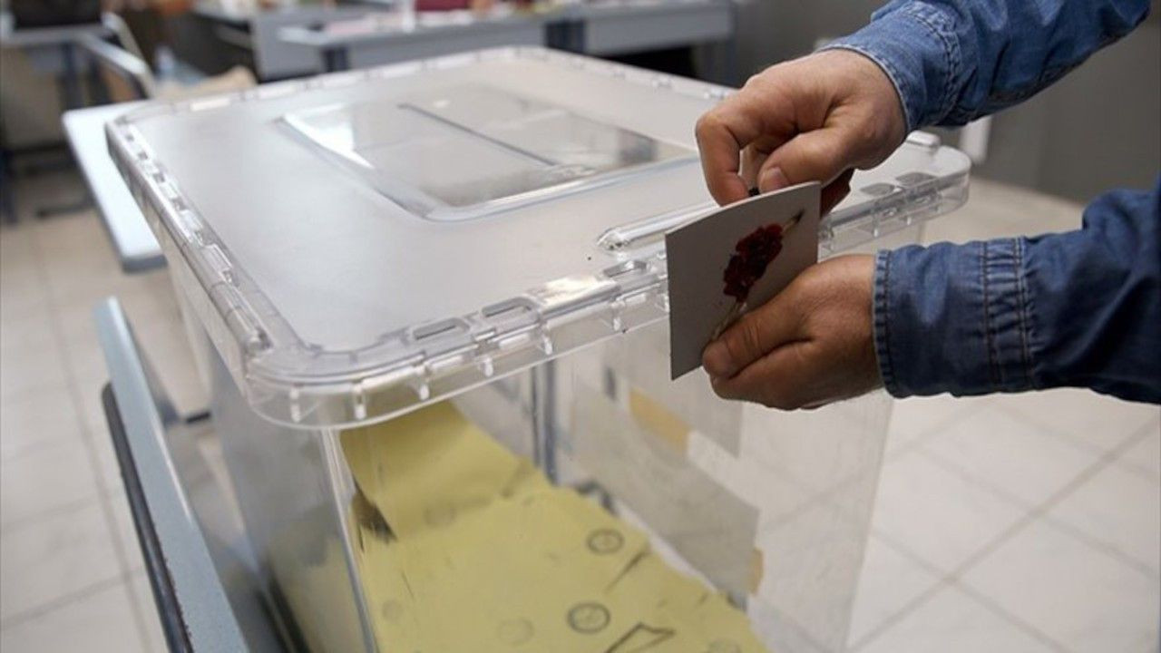 Adana'da son seçim anketi: Mevcut başkan burun farkıyla kaybediyor - Sayfa 2