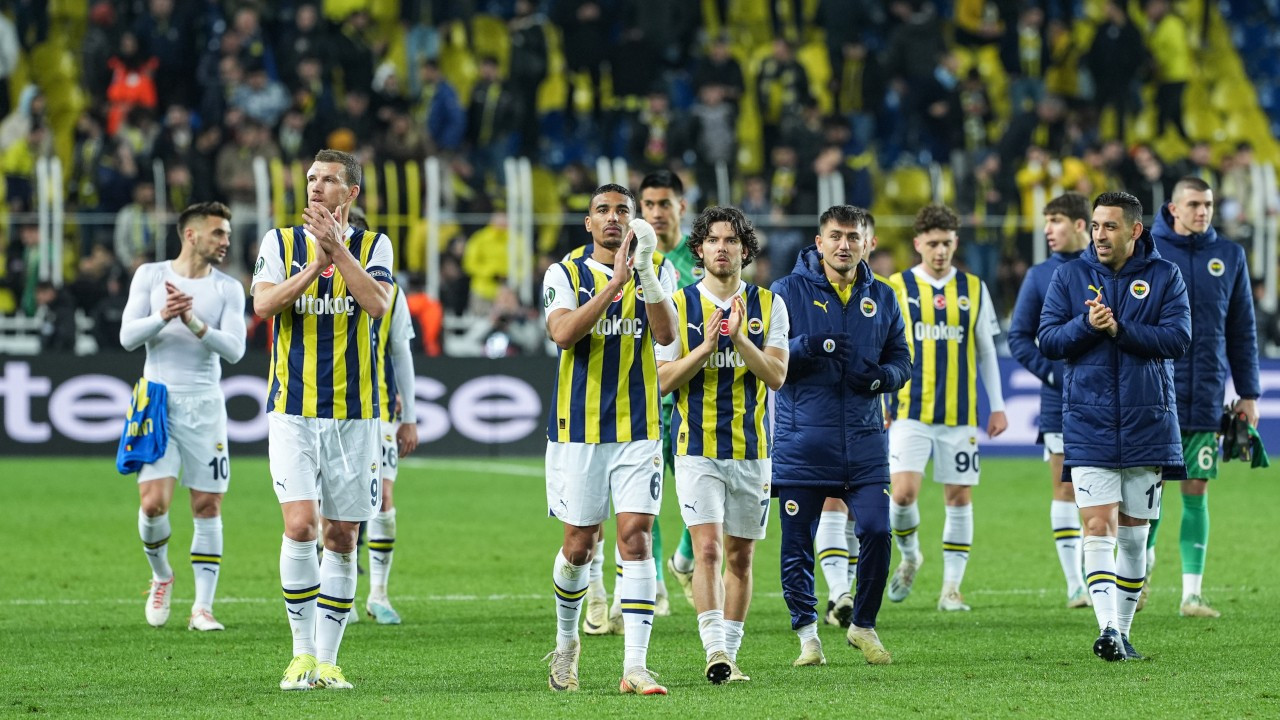 Fenerbahçe'nin Yunanistan'daki kamp kadrosu açıklandı