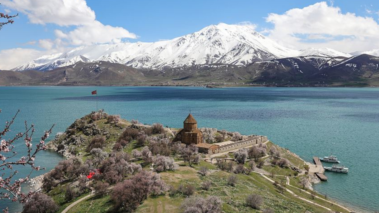 Newroz tatilinde Van'a İranlı turist akını
