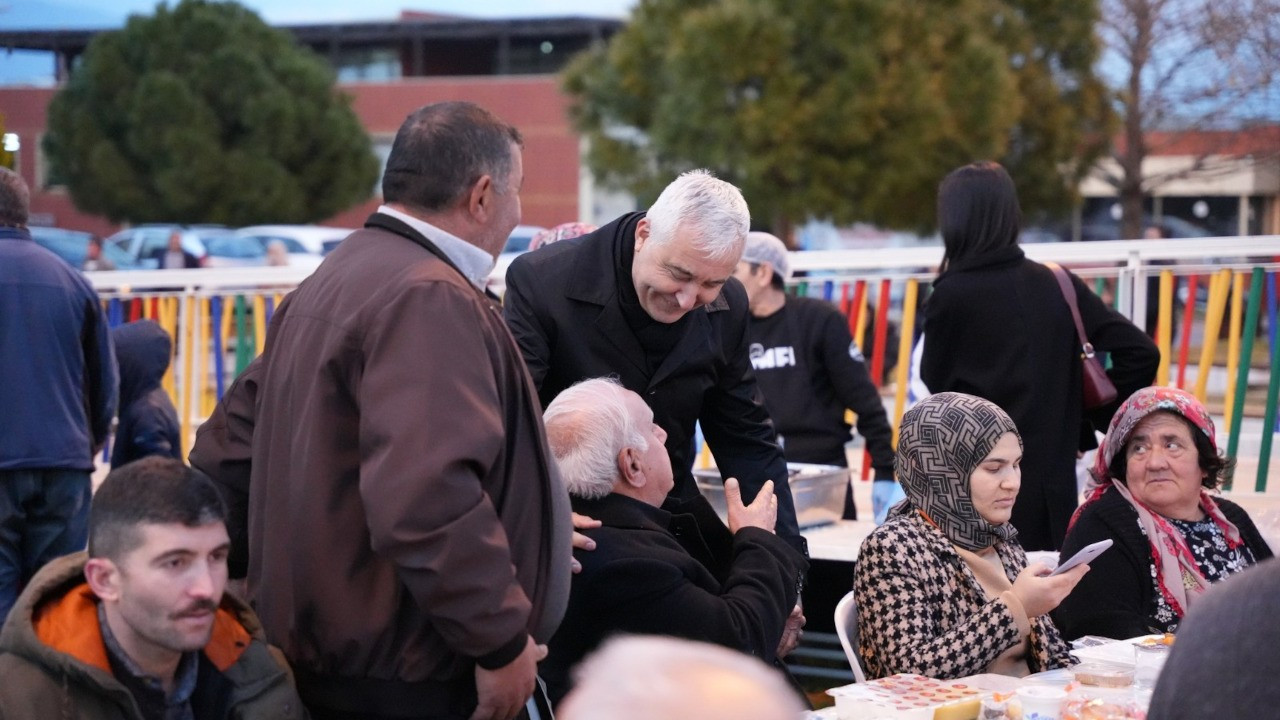 CHP Kemalpaşa adayı Türkmen, iftar programına katıldı