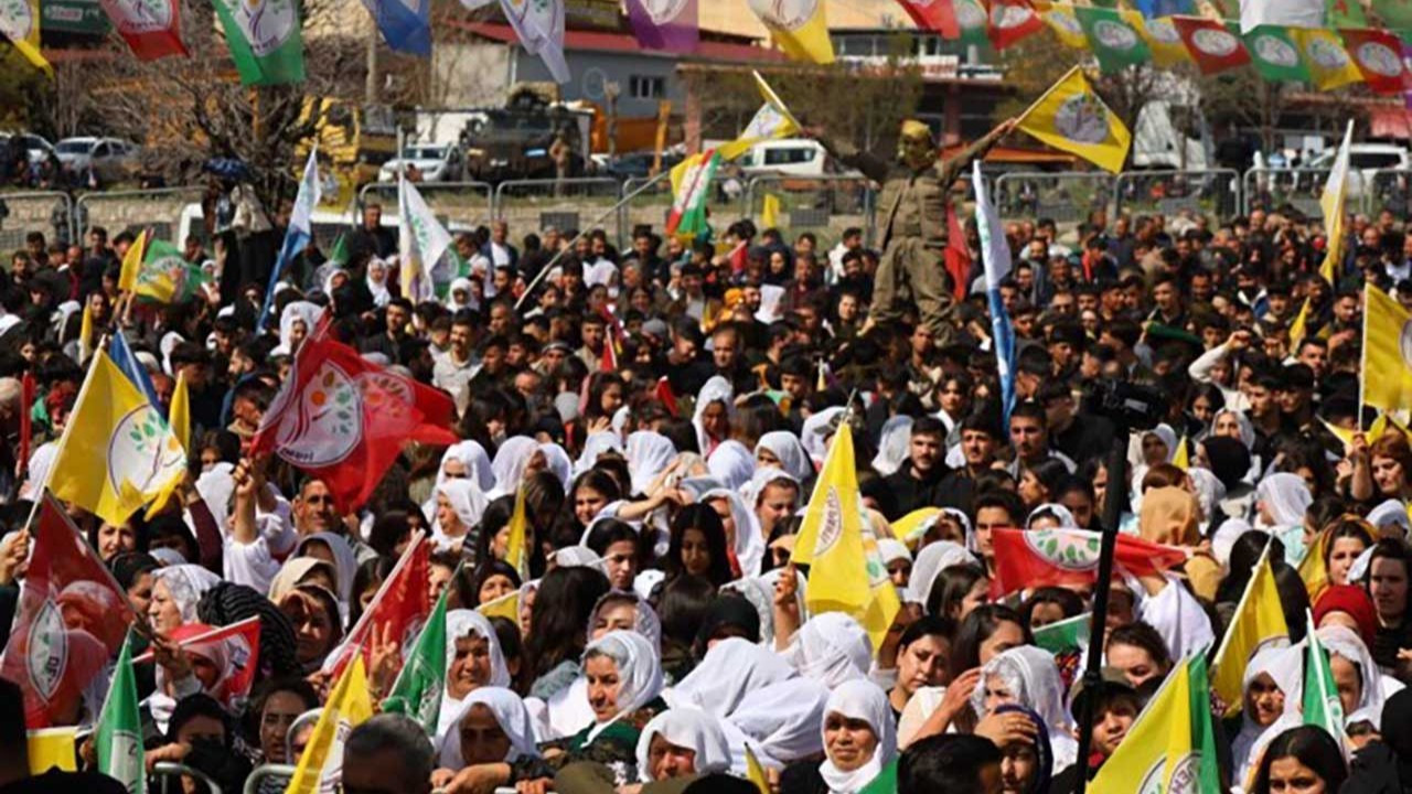 İl il Newroz coşkusu: Alanlarda seçim vurgusu