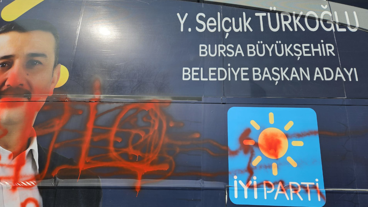 Bursa'da AK Parti ve İYİ Parti arasında spreyli çekişme
