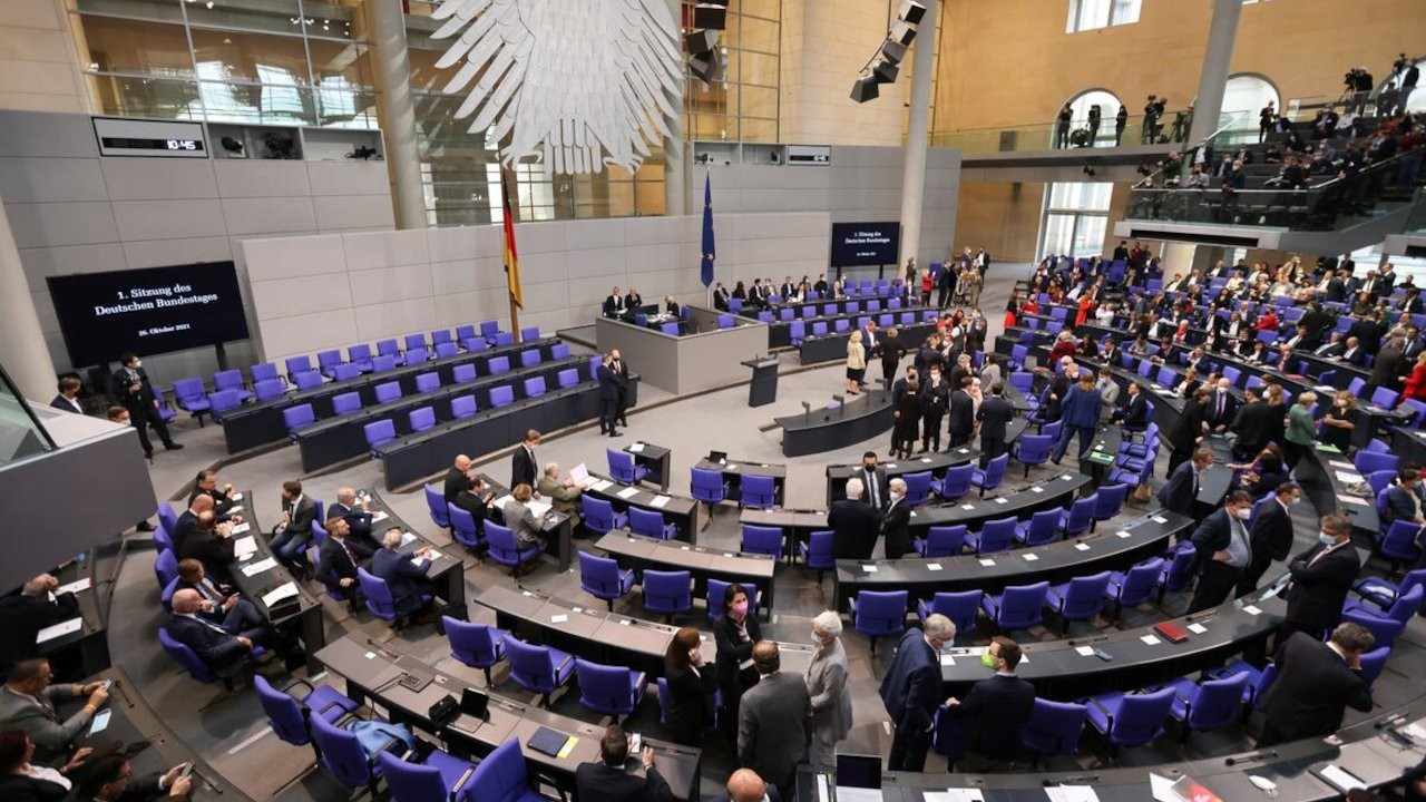 Alman meclisindeki 'köstebek' aranıyor