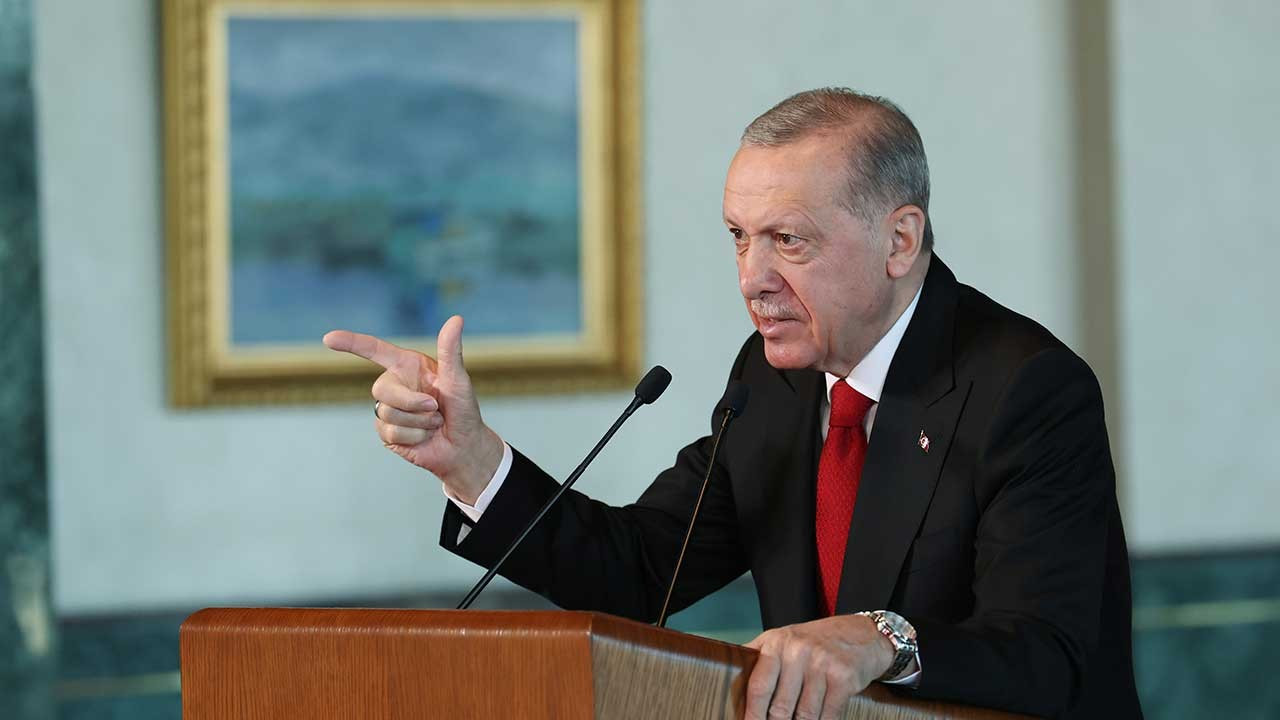 Erdoğan: Deste deste para sayıyorlar, kimse izah edemiyor