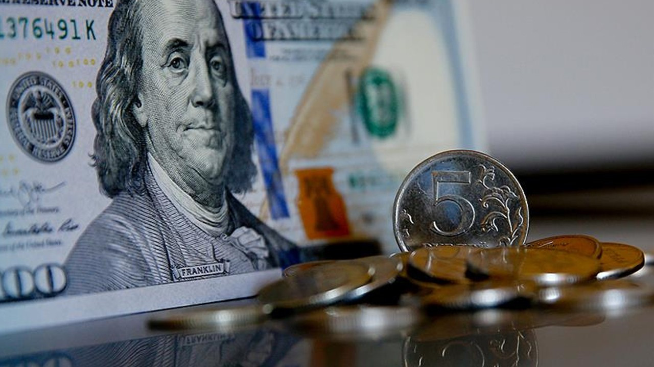 Dolar yeni haftaya düşüşle başladı: Kritik veri çarşamba açıklanacak