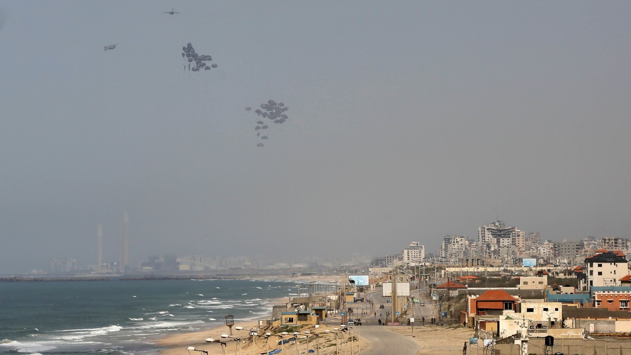 Ürdün, 4 ülkenin katılımıyla Gazze'ye havadan yardım indirdi