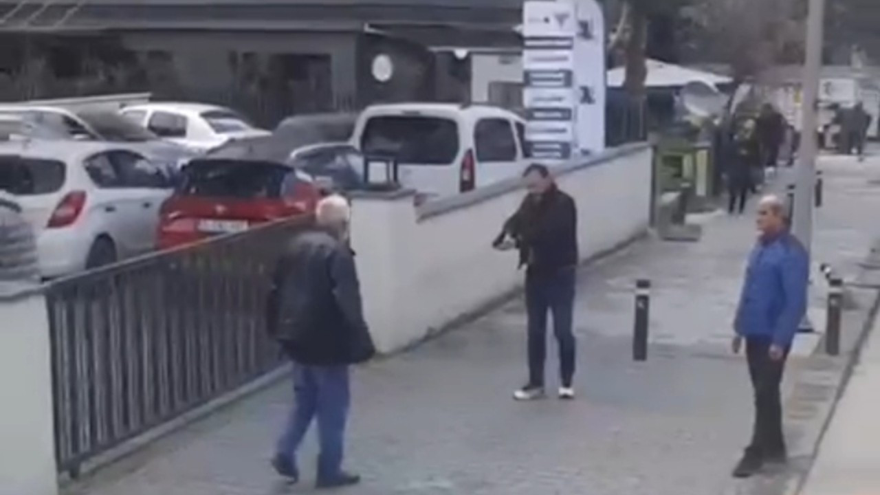 Kadıköy’de alacak verecek tartışması: Bacağından vurdu