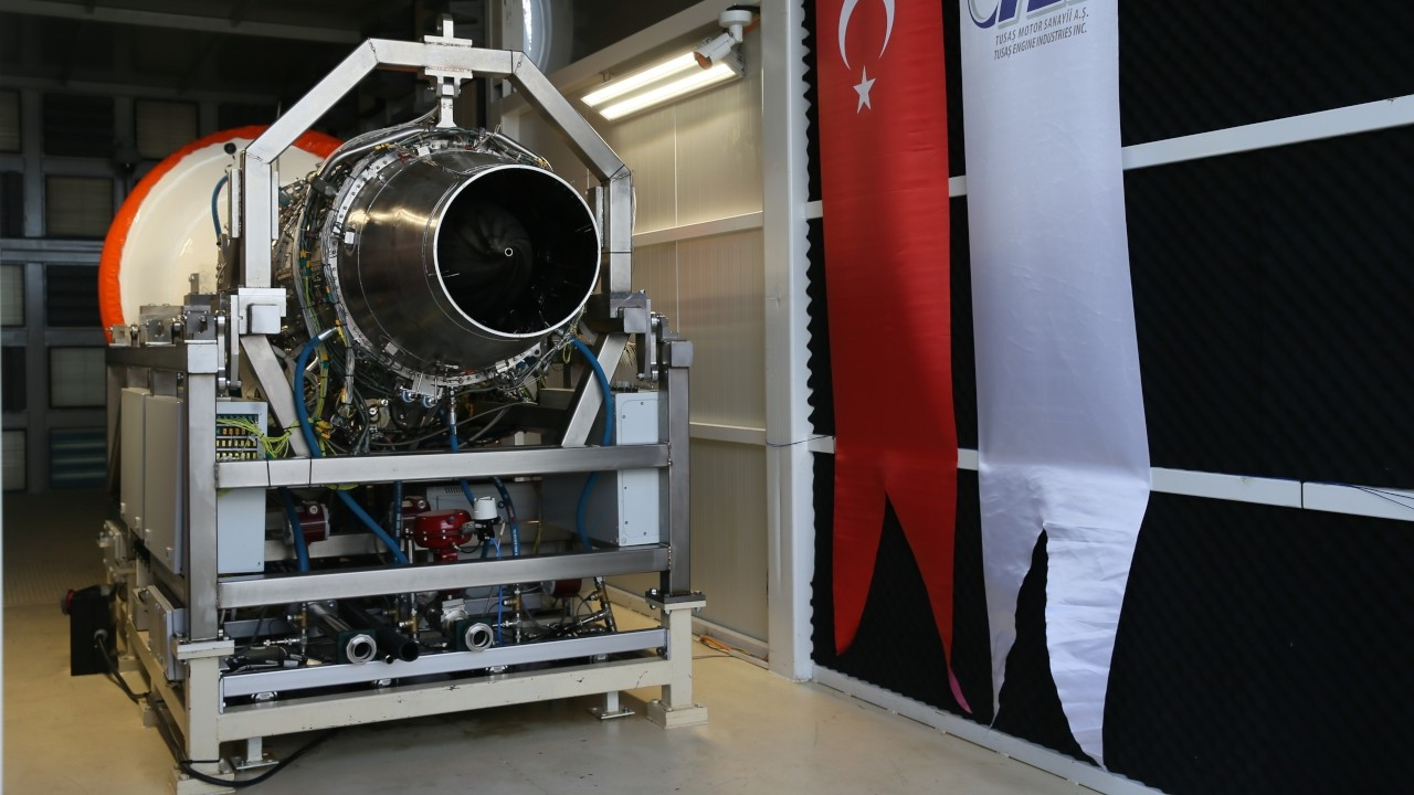 Türkiye'nin uçak turbofan motoru 'TEI-TF6000' tanıtıldı