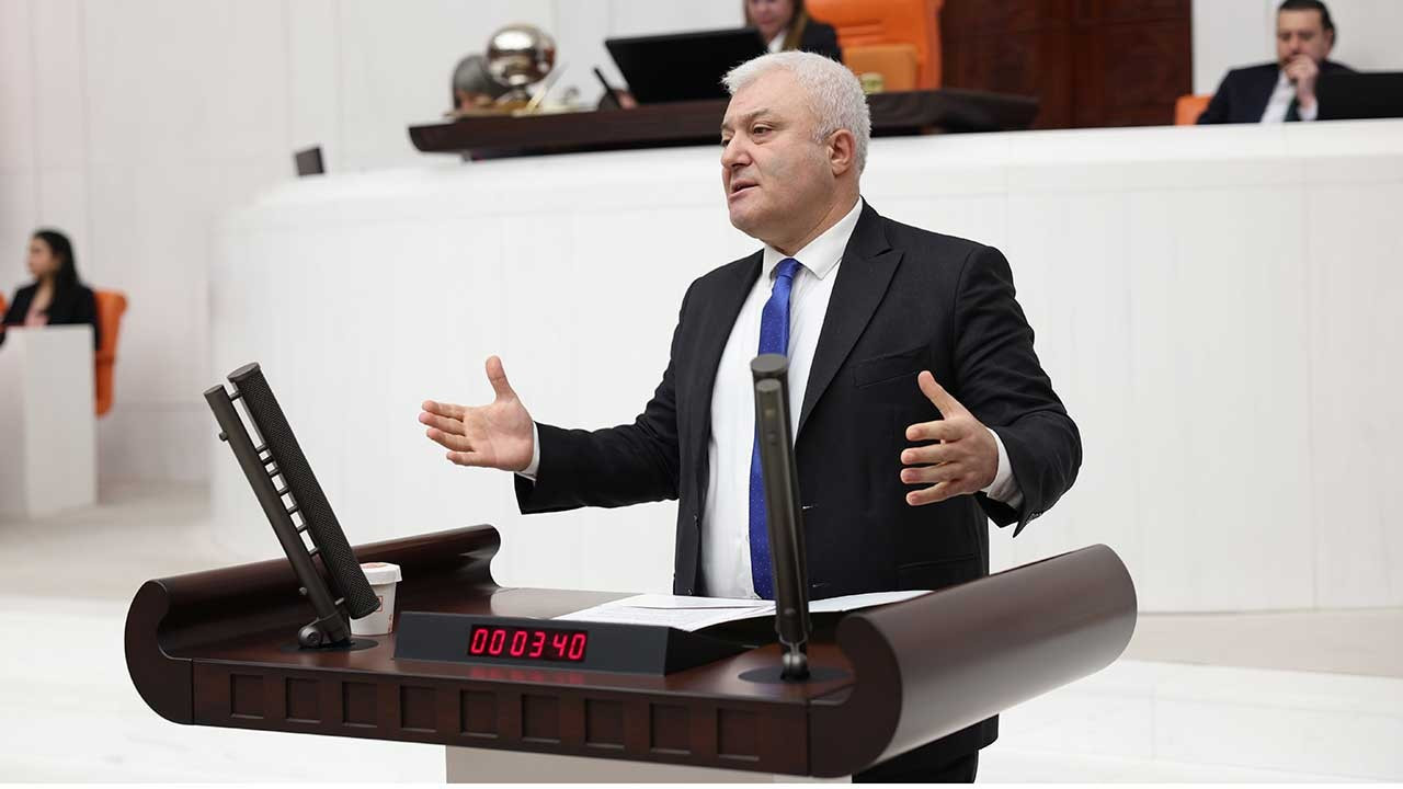 CHP'li Özkan, AK Parti Karaburun adayı hakkında suç duyurusunda bulundu