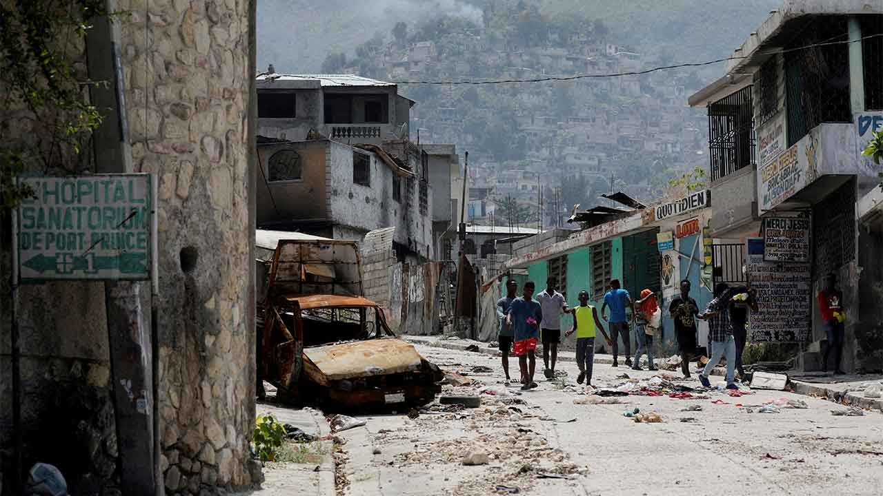 Haiti'de çete lideri öldürüldü: Ulusal Saray yakınında silah sesleri