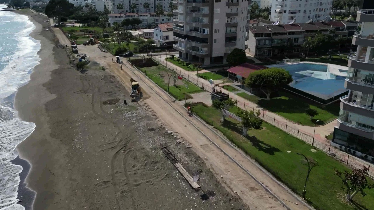 Mezitli sahilinde 13 km'lik yol çalışması başladı