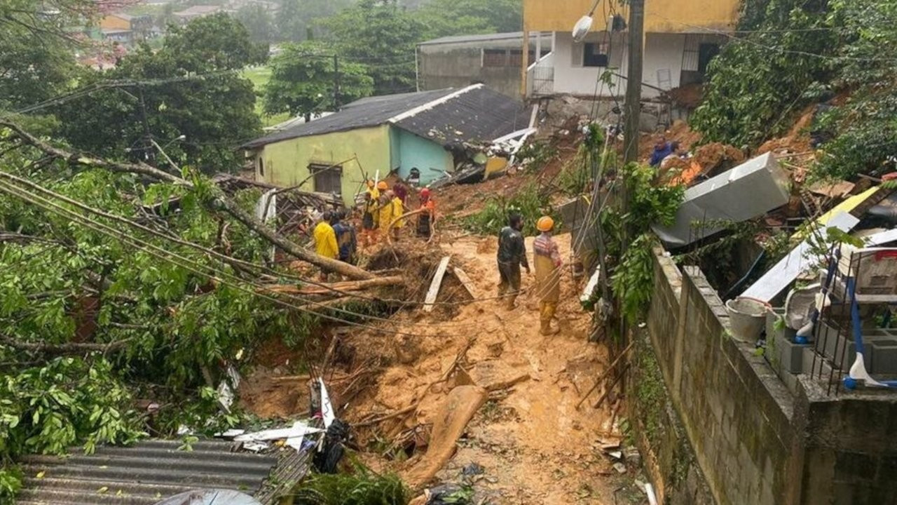 Brezilya'da toprak kayması: 12 kişi öldü
