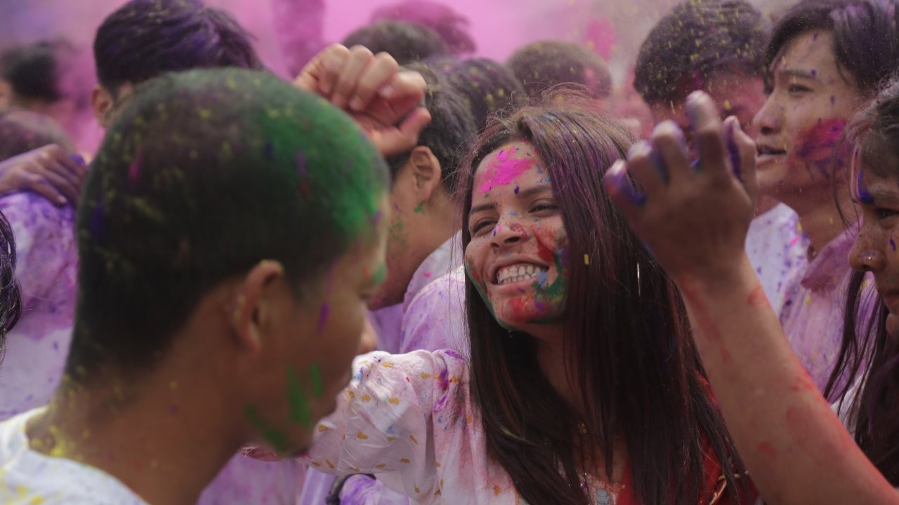 Nepal'deki Holi Festivali'nden renkli görüntüler