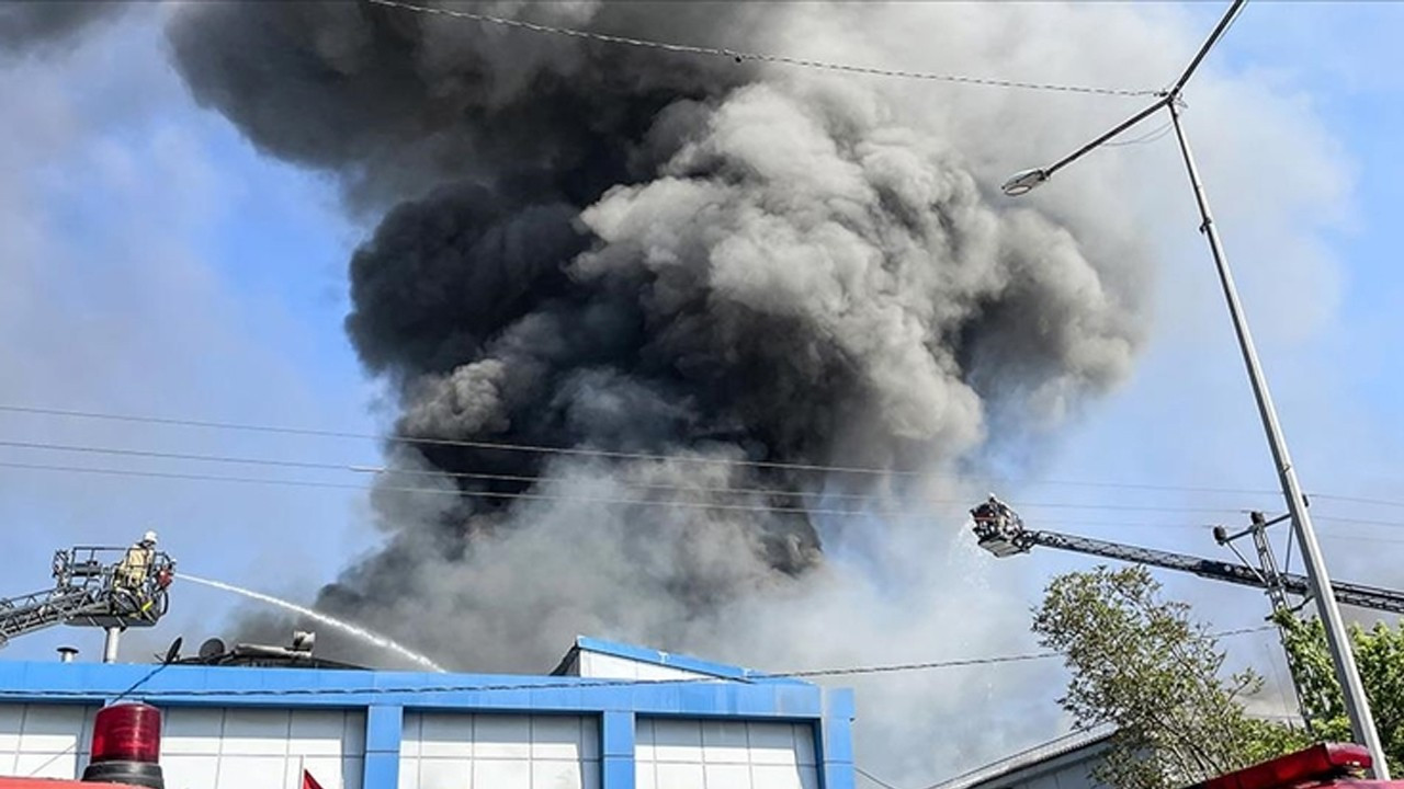 Arnavutköy'de işçilerin kaldığı konteynerlerde yangın çıktı