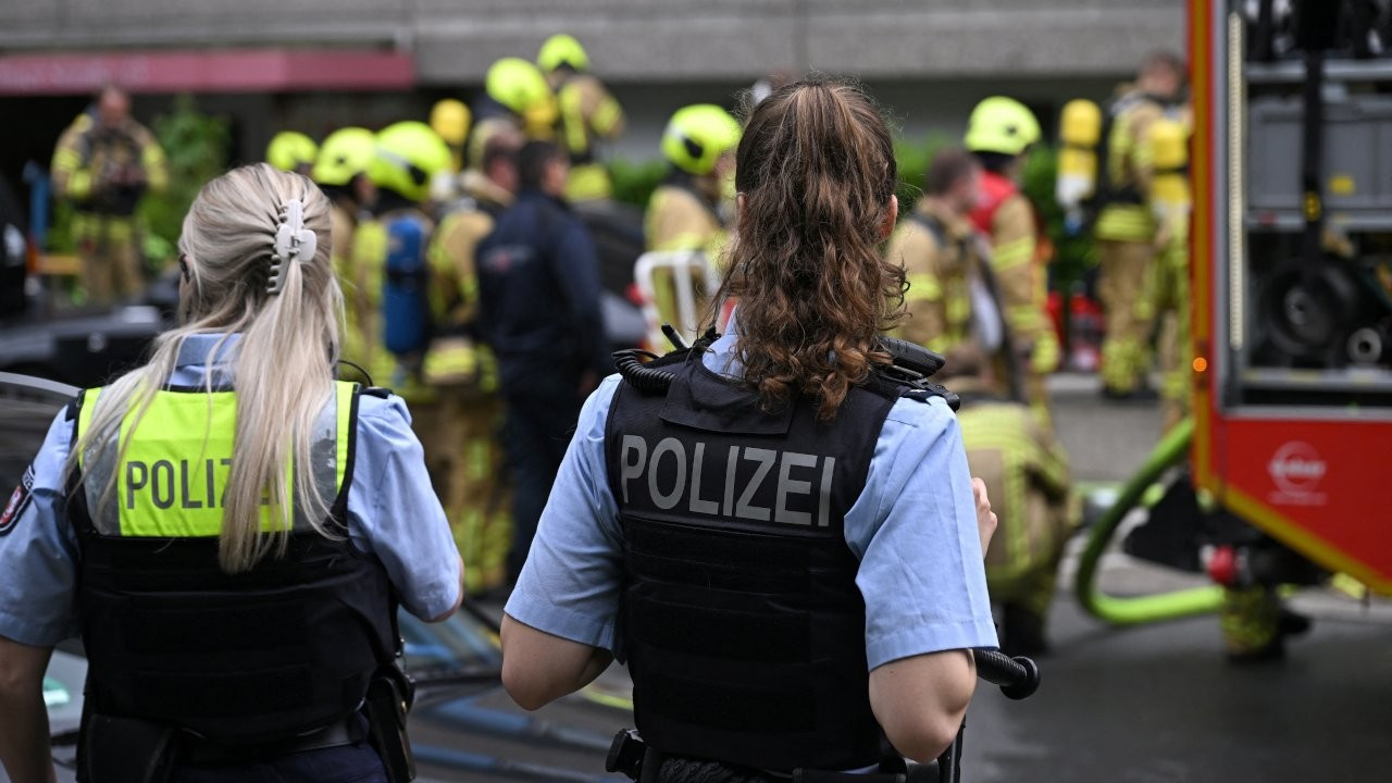 Almanya'da 4 katlı binada yangın: 3 ölü, 21 yaralı