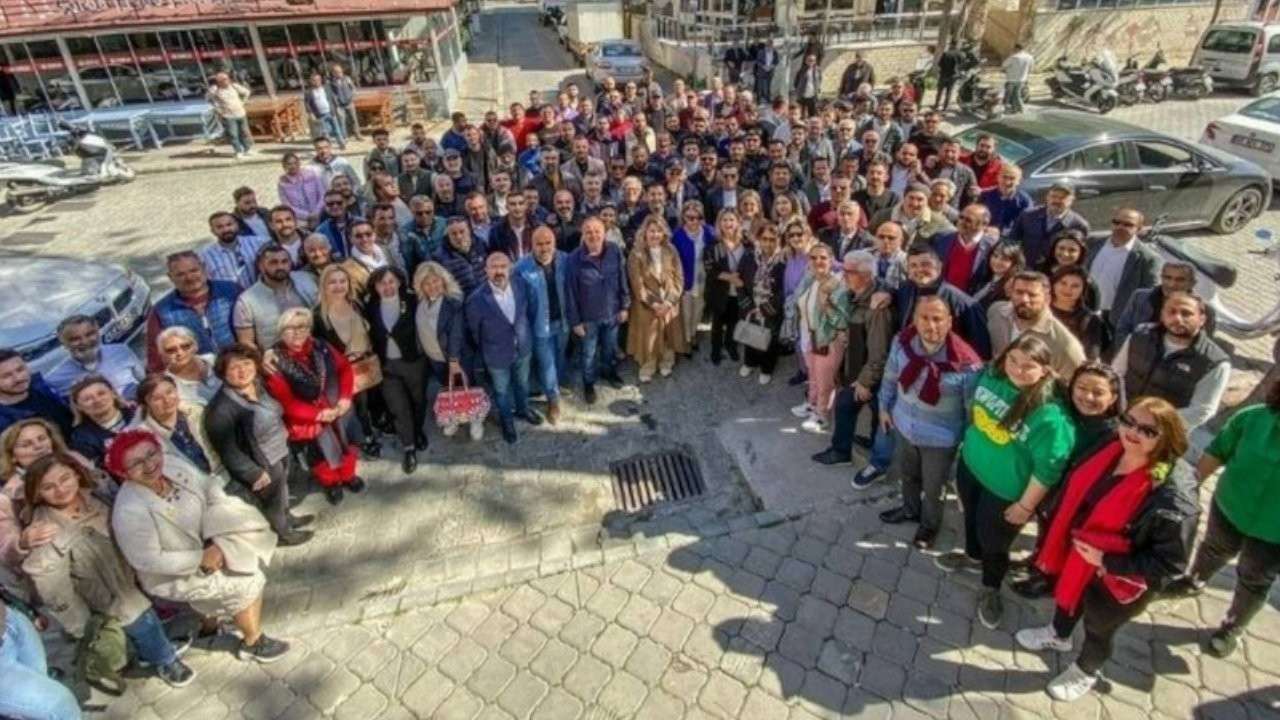 Kuşadası'nda 150 kişi Gelecek Partisi’nden CHP’ye geçti
