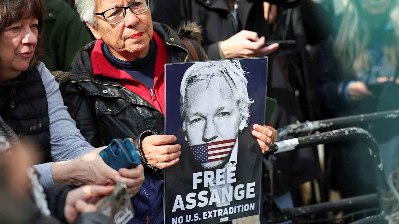 İngiltere'de 'Assange' kararı: ABD'ye iade kararı temyiz edilebilecek