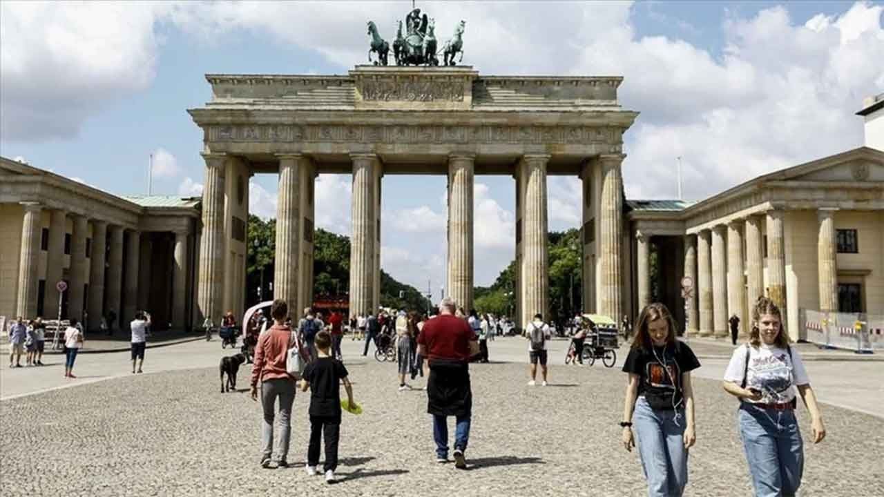 Rapor: Almanya'da 14,2 milyon kişi yoksulluk çekiyor