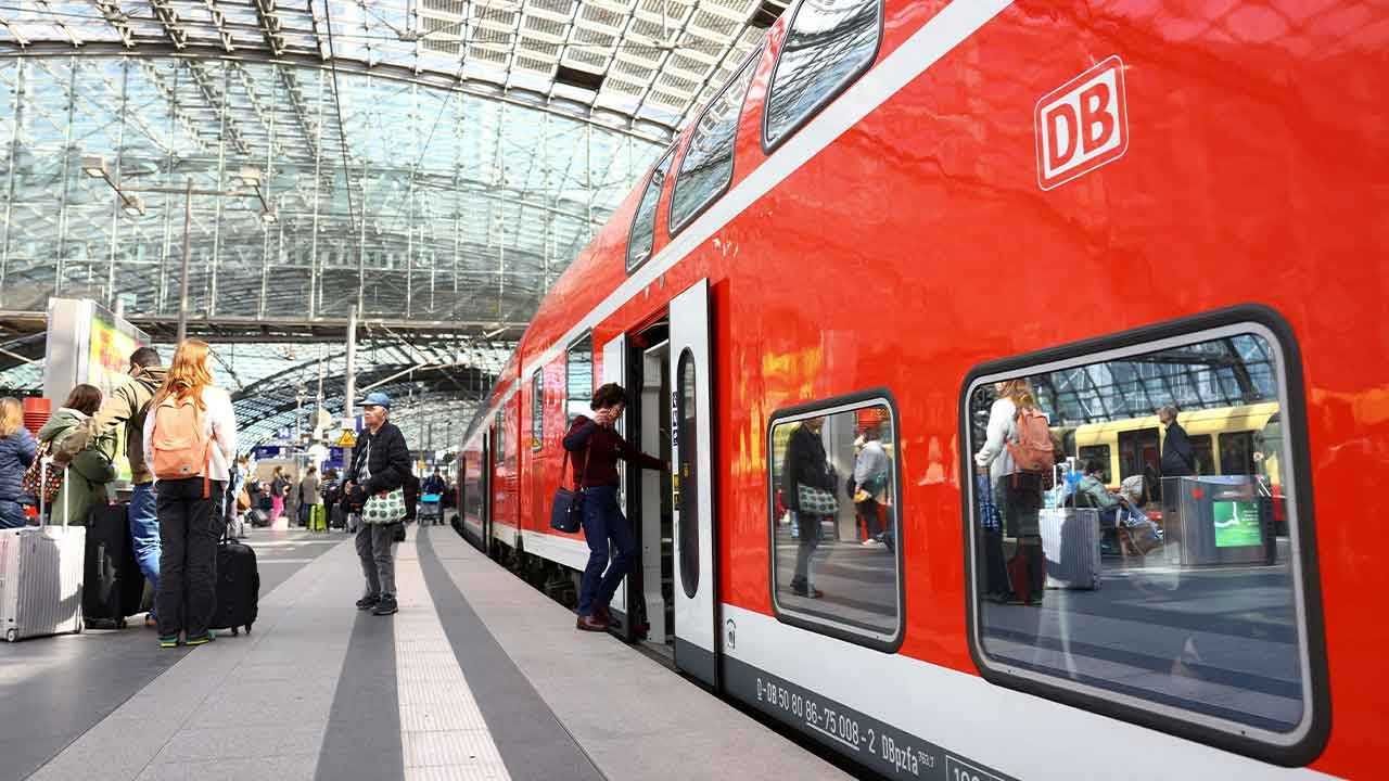Grev dalgası sonuç verdi: Deutsche Bahn ve makinist sendikası anlaşmaya vardı