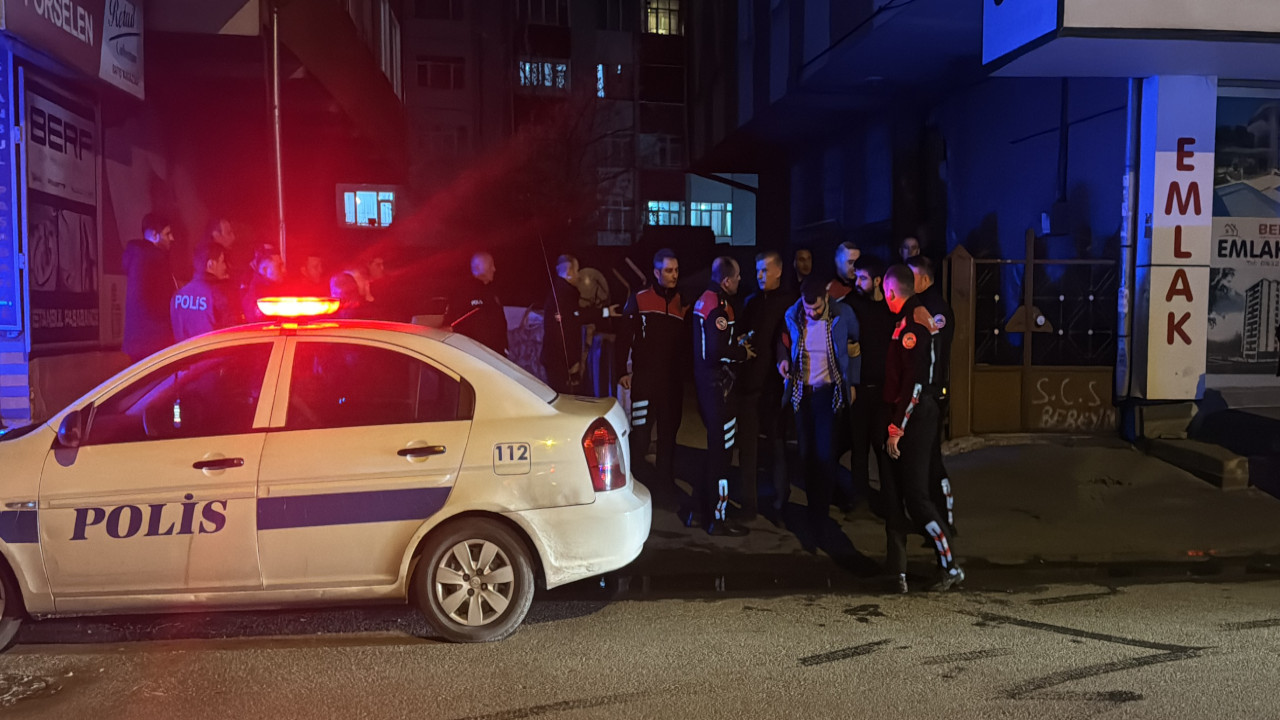 Kayseri'de kimlik kontrolünde durdurulan şüpheli polise bıçak çekti