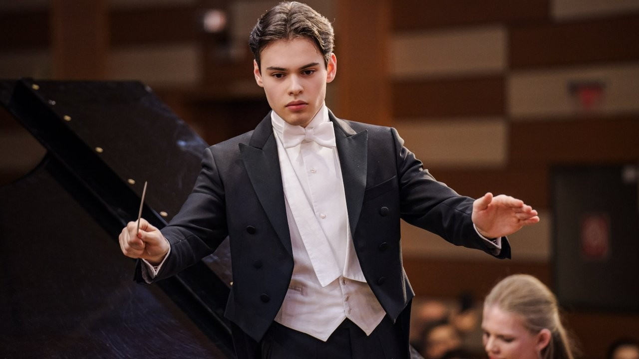 19 yaşındaki orkestra şefi İzmir'de konser verecek