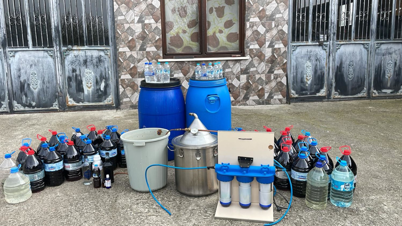 Çanakkale'de sahte içki operasyonu: 450 litre şarap bulundu