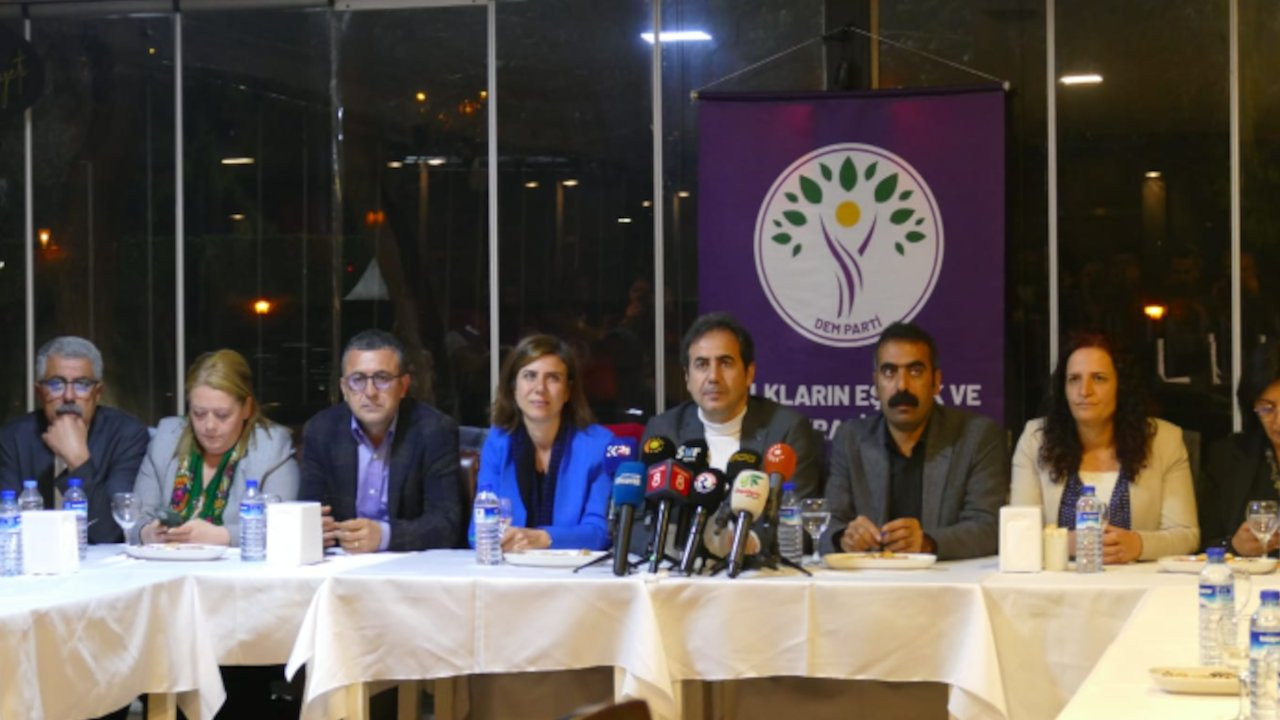 DEM Parti Diyarbakır'dan 'belediye işçileri' ve 'Amedspor' açıklaması