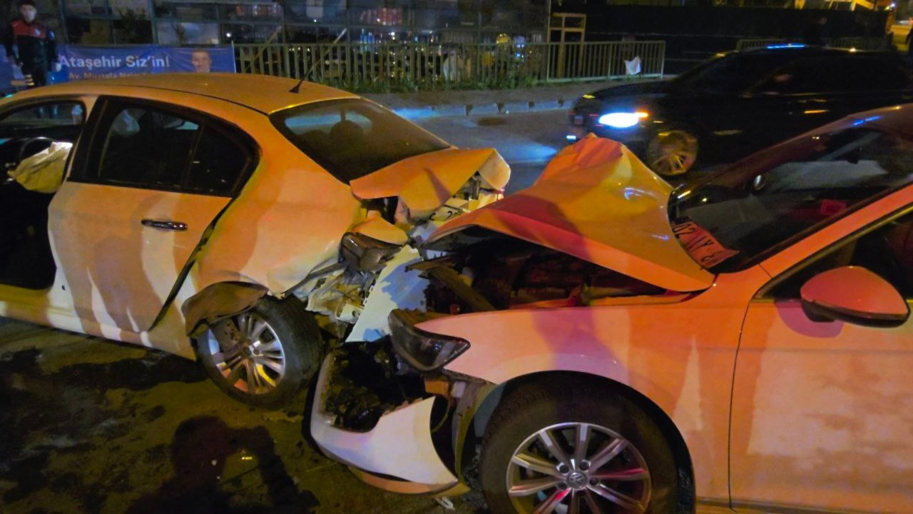 Ataşehir'de 4 araçlı kazada 5 kişi yaralandı