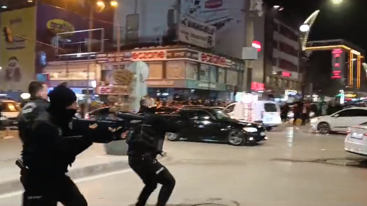 Van'da seçim kutlamalarına polis saldırısı