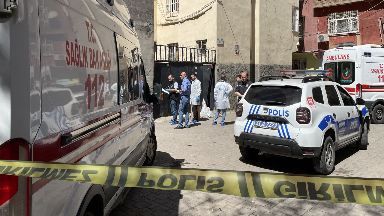 Diyarbakır'da eve silahlı saldırı: 2 ölü