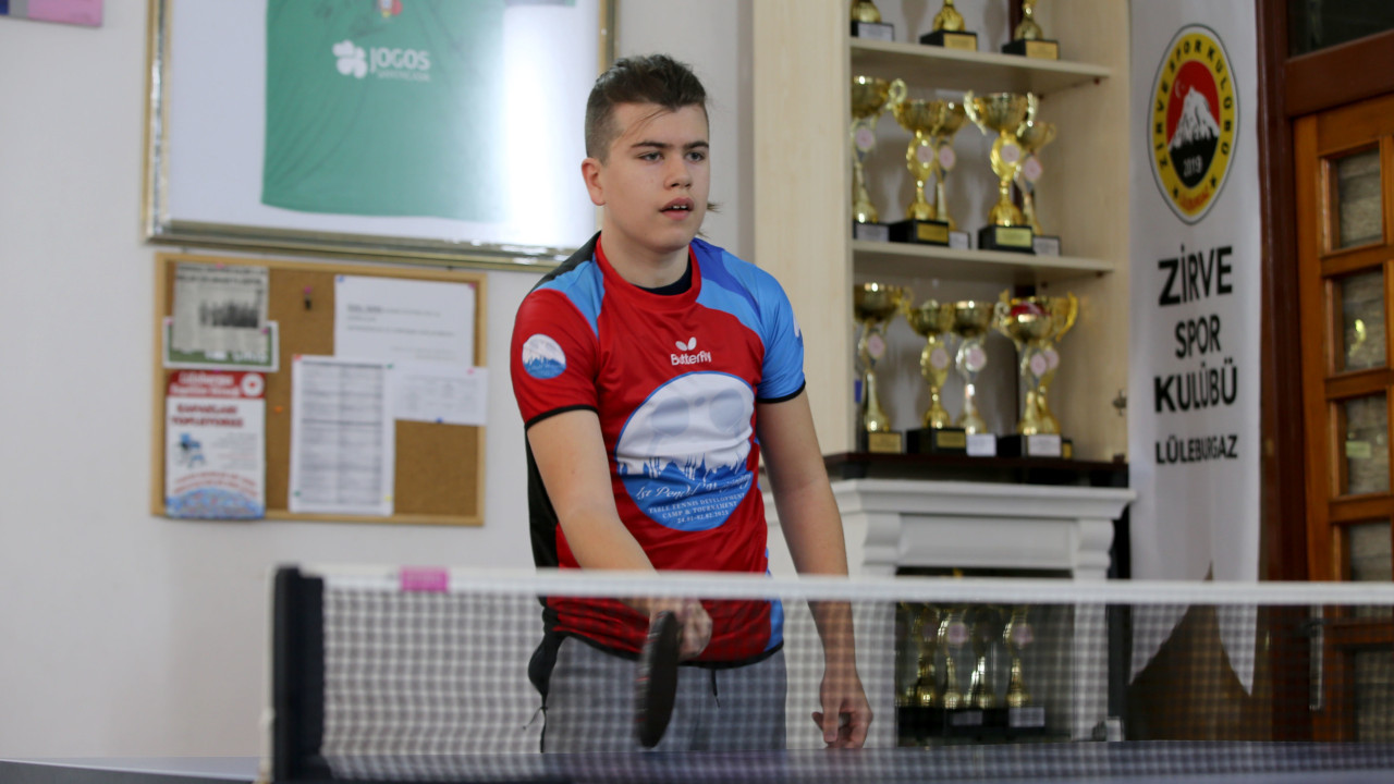 Masa tenisi sporcusu otizmli Ata'nın hedefi Avrupa şampiyonluğu