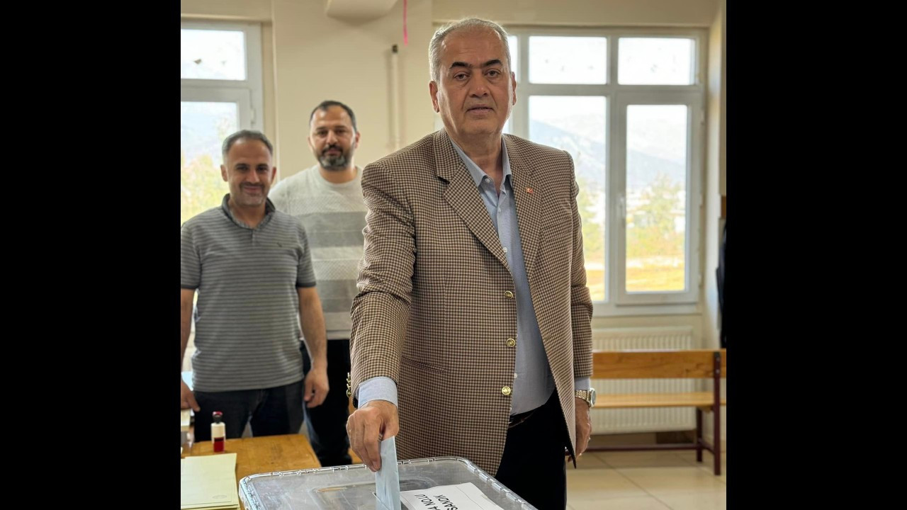 AK Parti, Hassa Belediye Başkanı seçilen Selahattin Çolak'ı ayrımcı sözleri nedeniyle disipline sevk etti