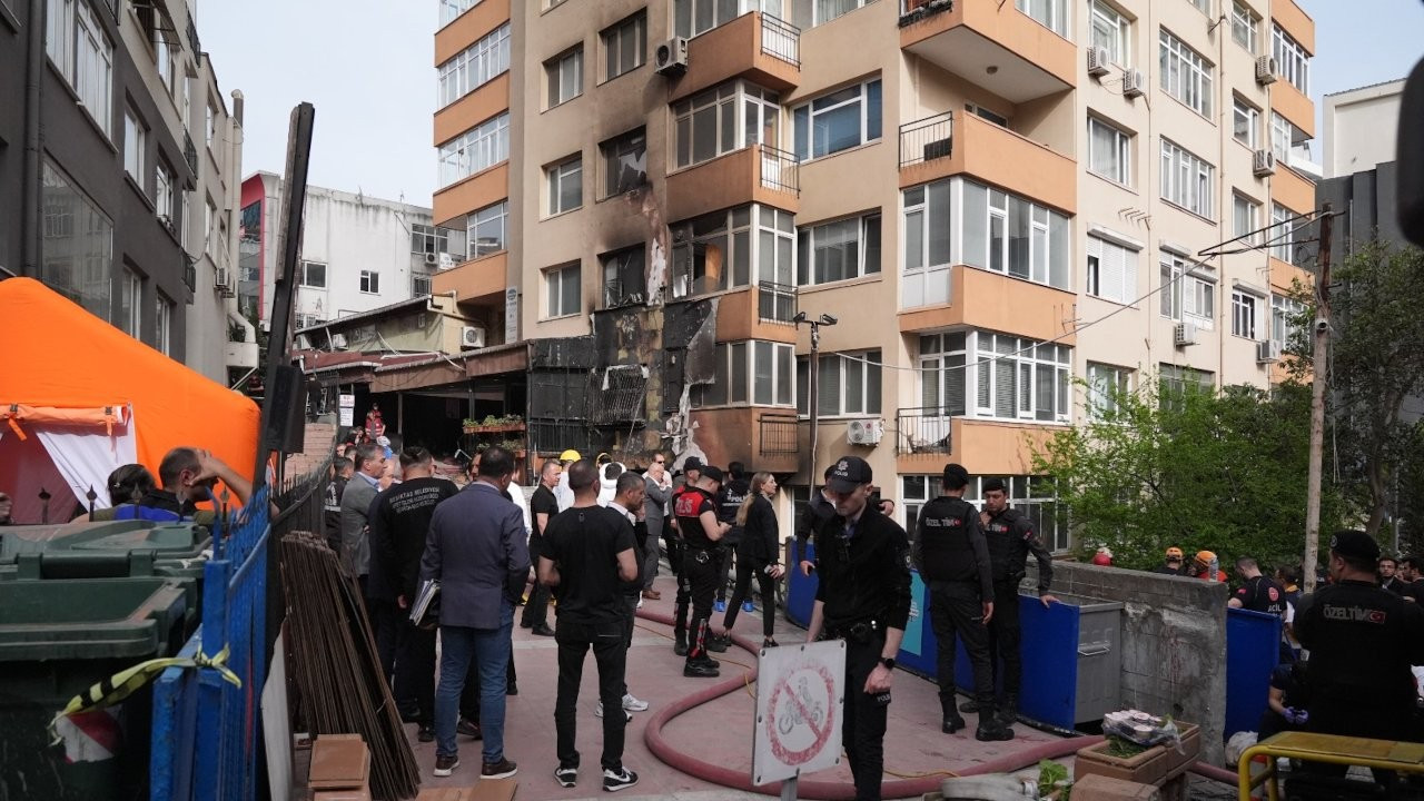 Beşiktaş'taki yangında hayatını kaybeden Hüseyin Ak toprağa verildi