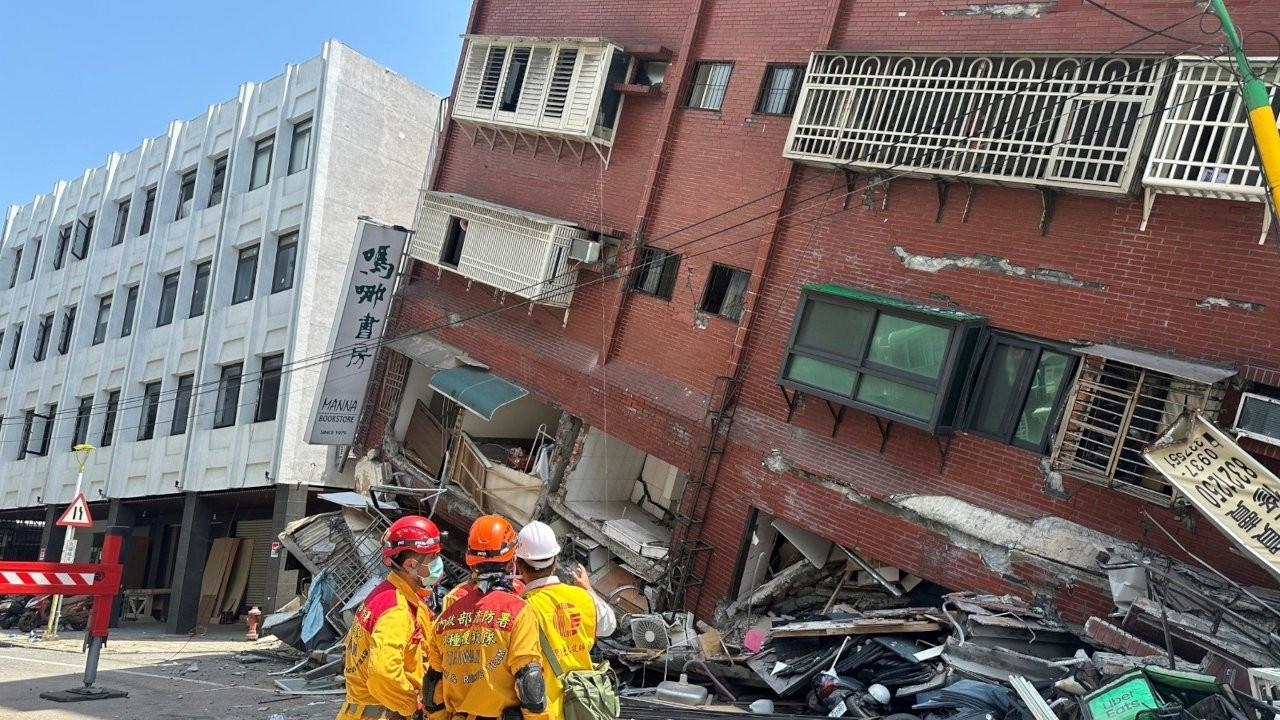 7.4'lük Tayvan depreminden görüntüler: 7 ölü, 700'den fazla yaralı