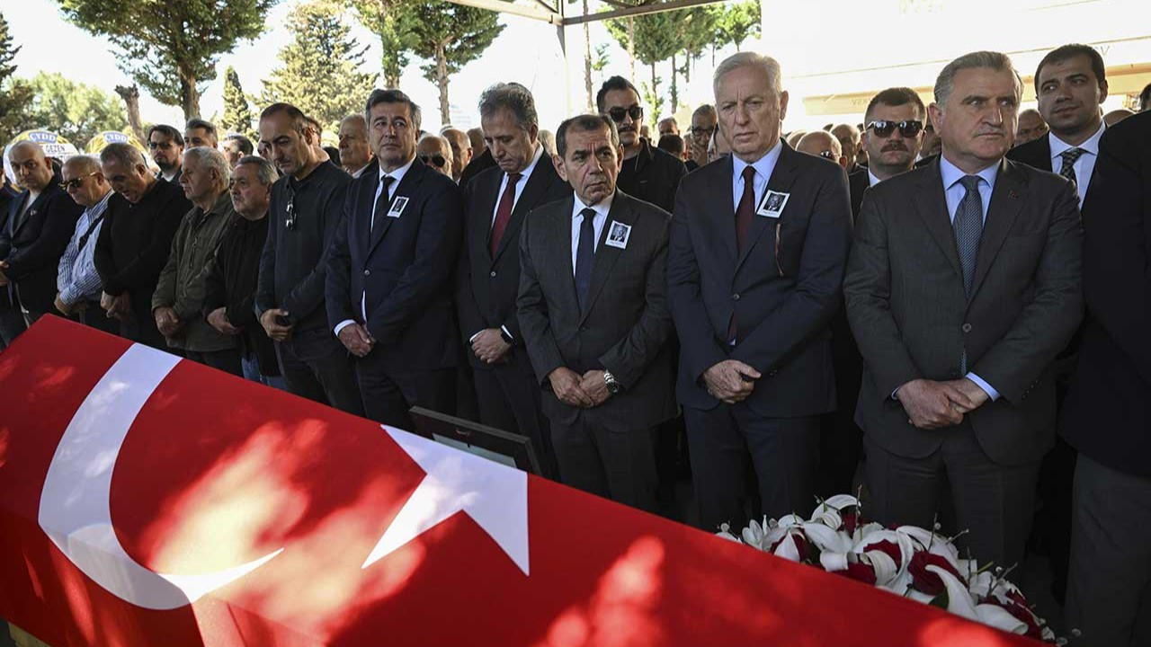 Beşiktaş Başkanı Arat, cenazede spor yazarlarıyla tartıştı