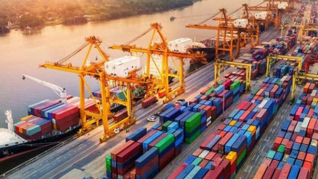Ticaret Bakanlığı anketi: İhracat beklentisi arttı, ithalat beklentisi düştü